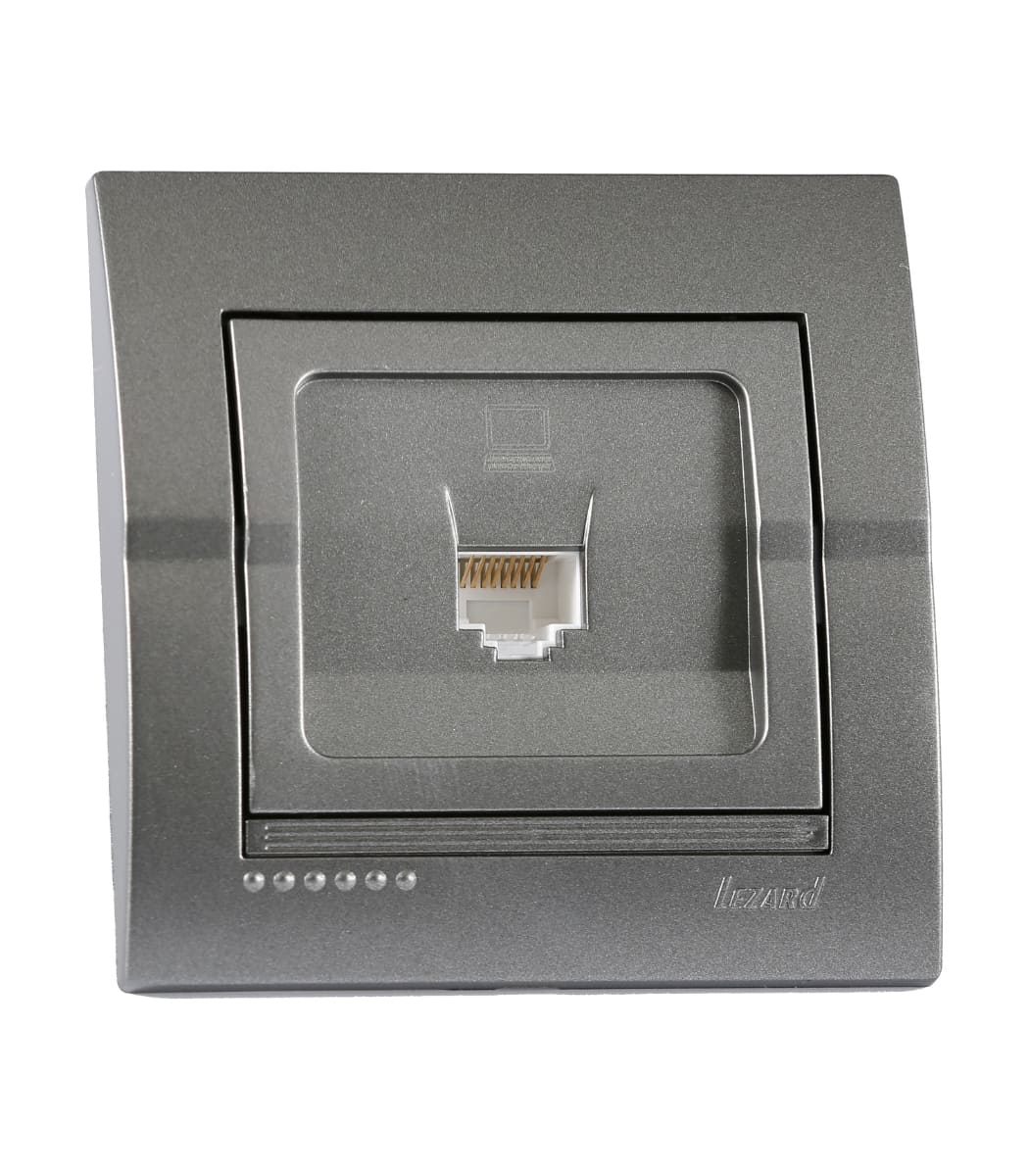 rozetka-1-ya-pc-kompyuternaya-lezard-deriy-temno-seryy-metalik-702-2929-139 Розетка 1-я PC компьютерная LEZARD DERIY Темно-серый металик (702-2929-139) — изображение 1